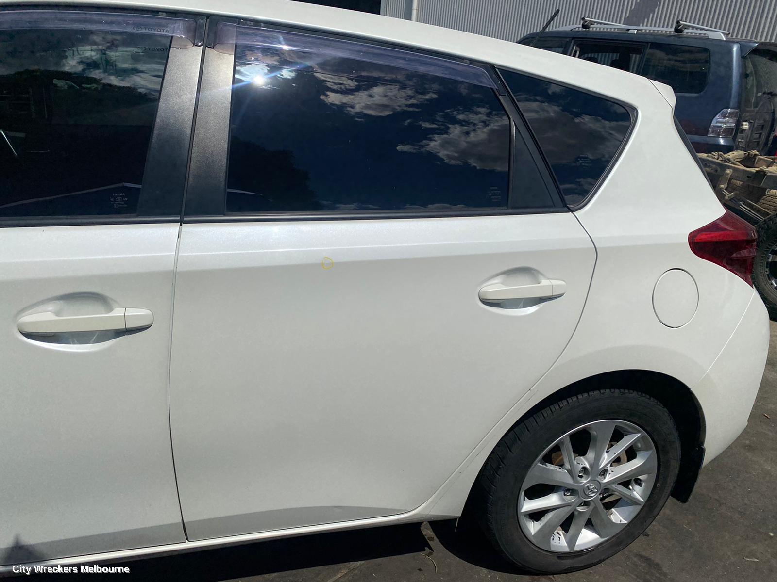 TOYOTA COROLLA REAR GARNISH, TAILGATE LAMP (RH SIDE), ZRE182R, HATCH, 10/2012 - 03/2015