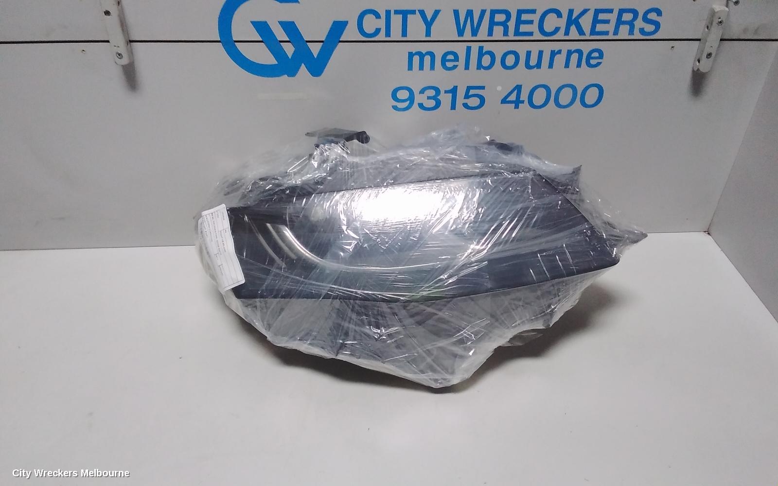 AUDI A4 RIGHT HEADLAMP, B8 8K, HALOGEN TYPE, 02/2008 - 06/2012