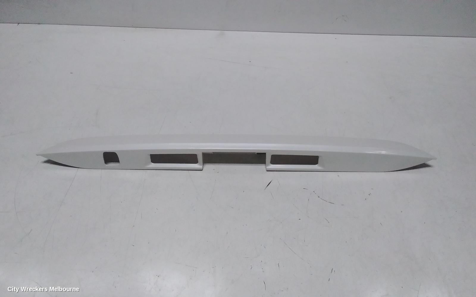 TOYOTA ESTIMA REAR GARNISH, TAILGATE LAMP (CENTRE), LENS# 28-194, RED, XR50, 05-19 (IMPORT)