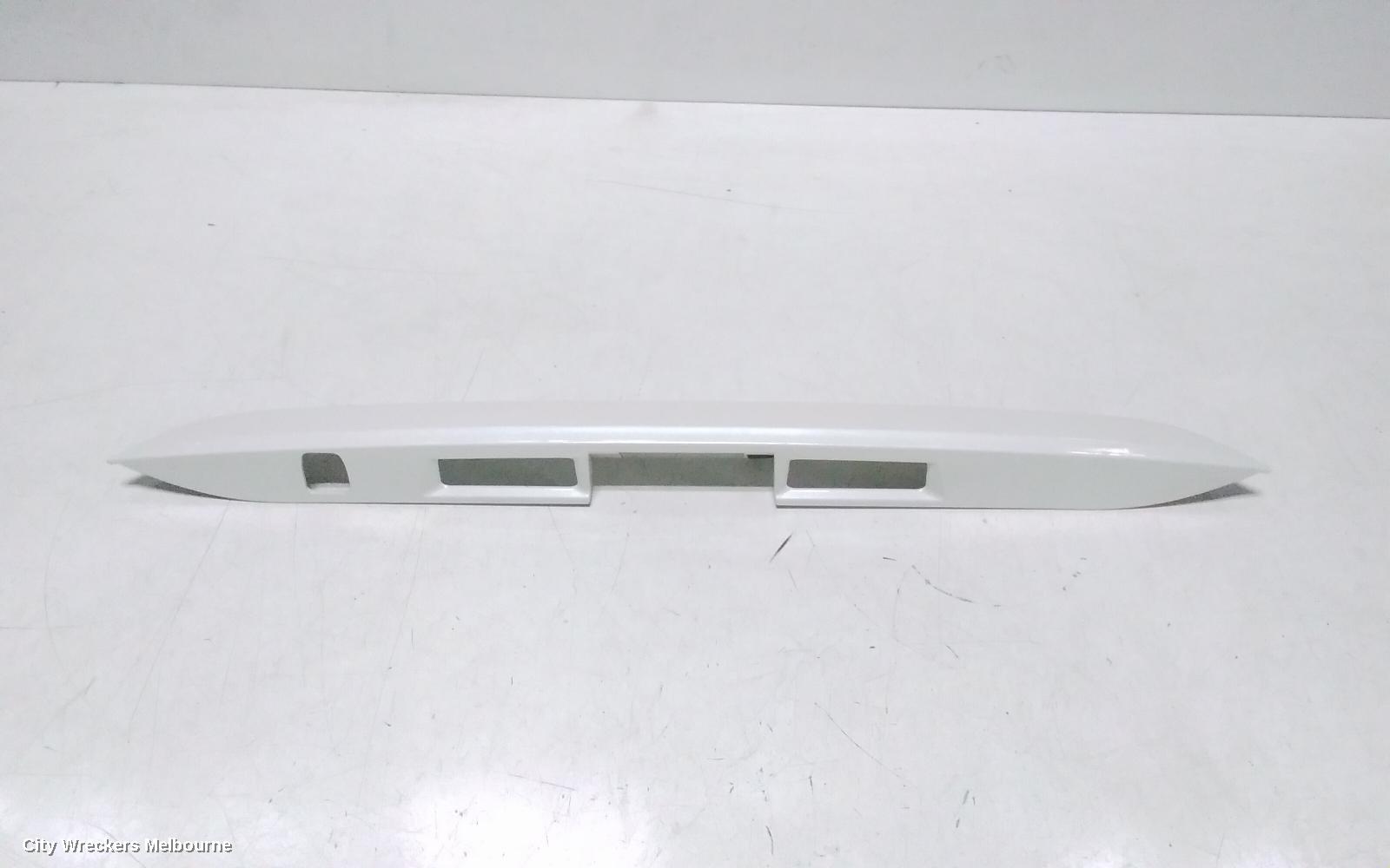 TOYOTA ESTIMA REAR GARNISH, TAILGATE LAMP (CENTRE), LENS# 28-194, RED, XR50, 05-19 (IMPORT)