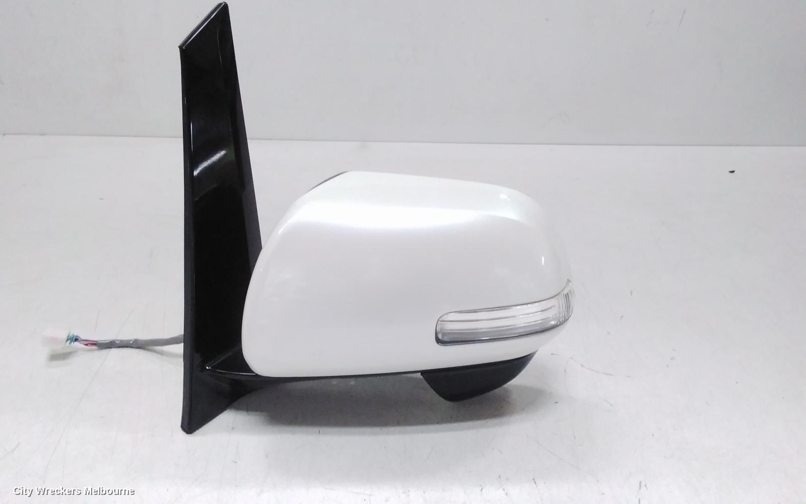 TOYOTA ESTIMA LEFT FRONT DOOR WINDOW, XR50, 05-19