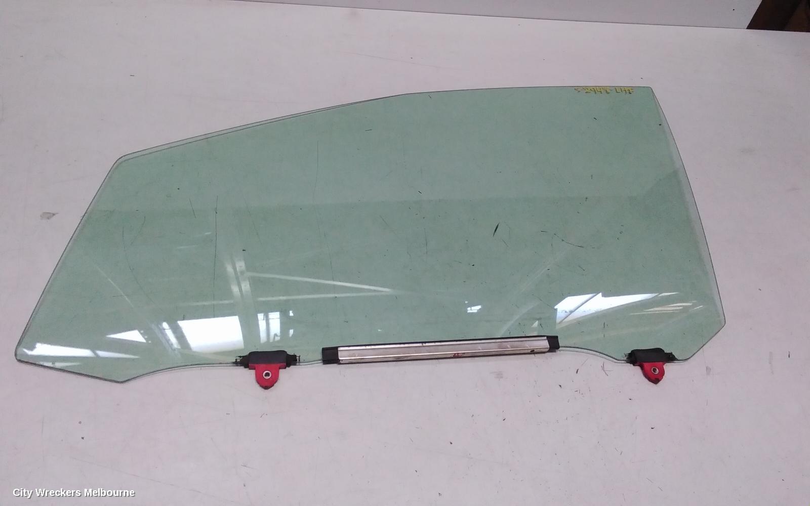 TOYOTA ESTIMA LEFT FRONT DOOR WINDOW, XR50, 05-19