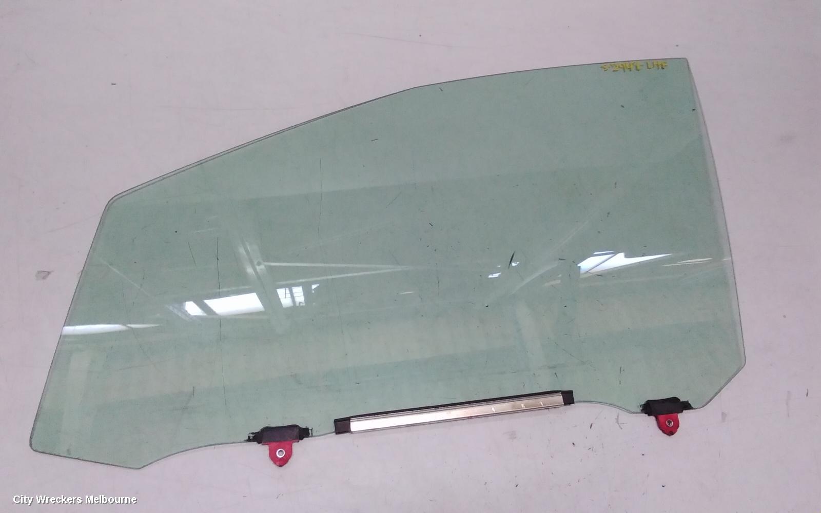 TOYOTA ESTIMA LEFT FRONT DOOR WINDOW, XR50, 05-19