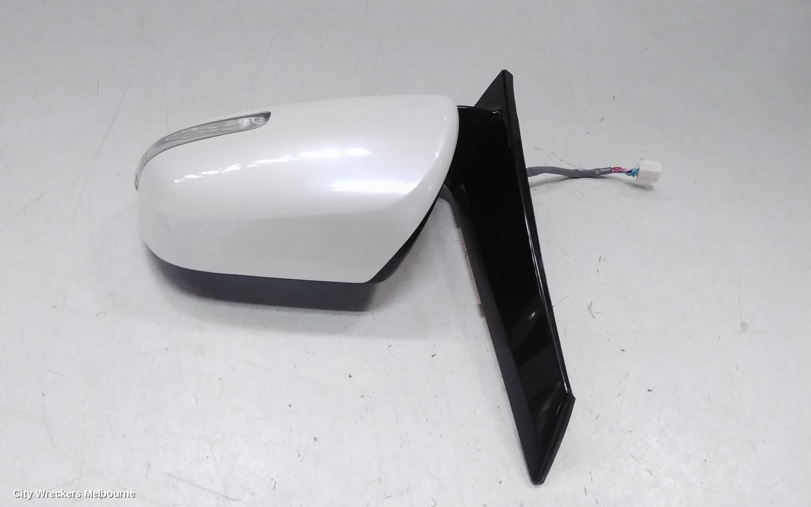 TOYOTA ESTIMA LEFT FRONT DOOR WINDOW, XR50, 05-19