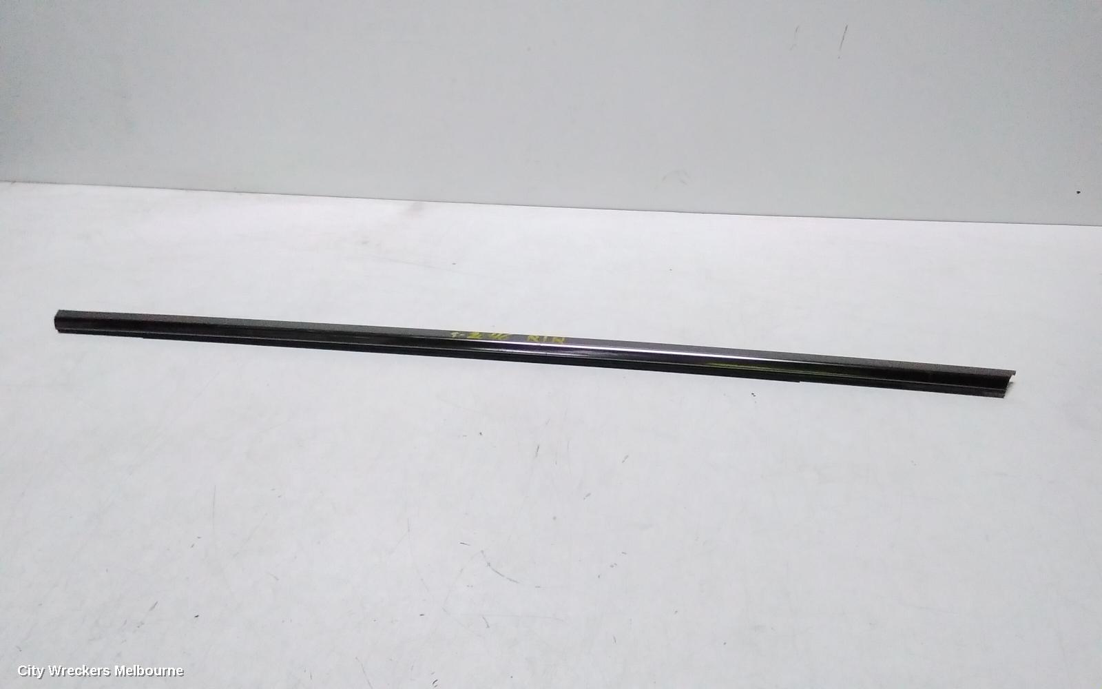 GENESIS GV70 DOOR MOULD, CHROOM MOULD: 131294, JK, 03/2021 ONWARDS