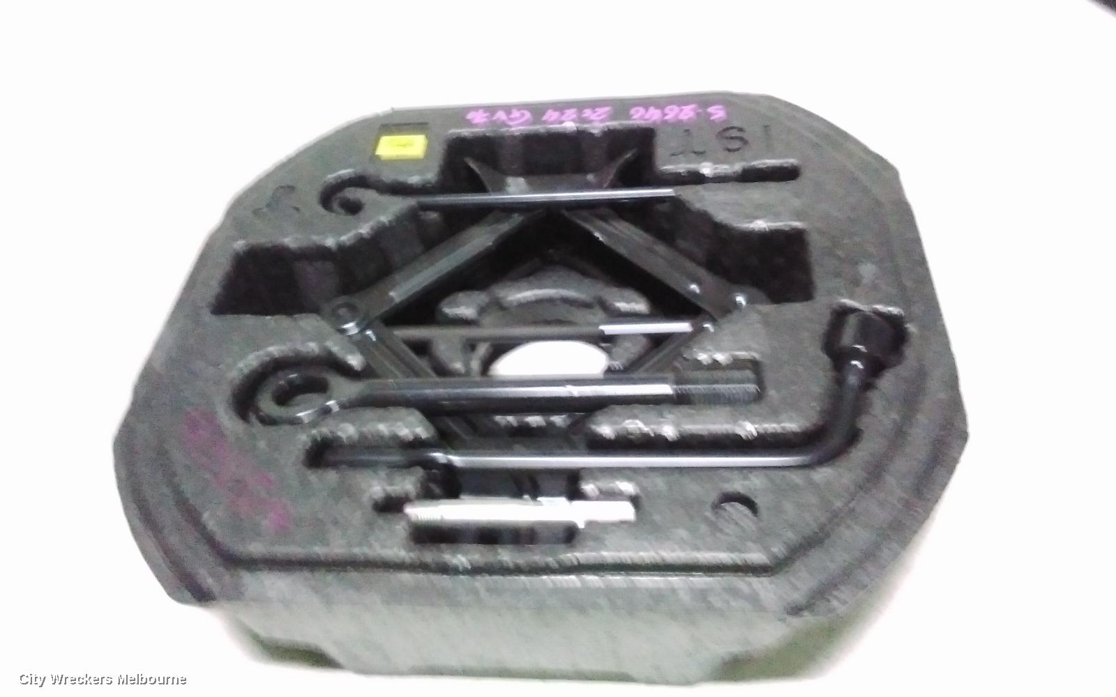 GENESIS GV70 JACK/TOOL KIT, JK, 03/2021 ONWARDS