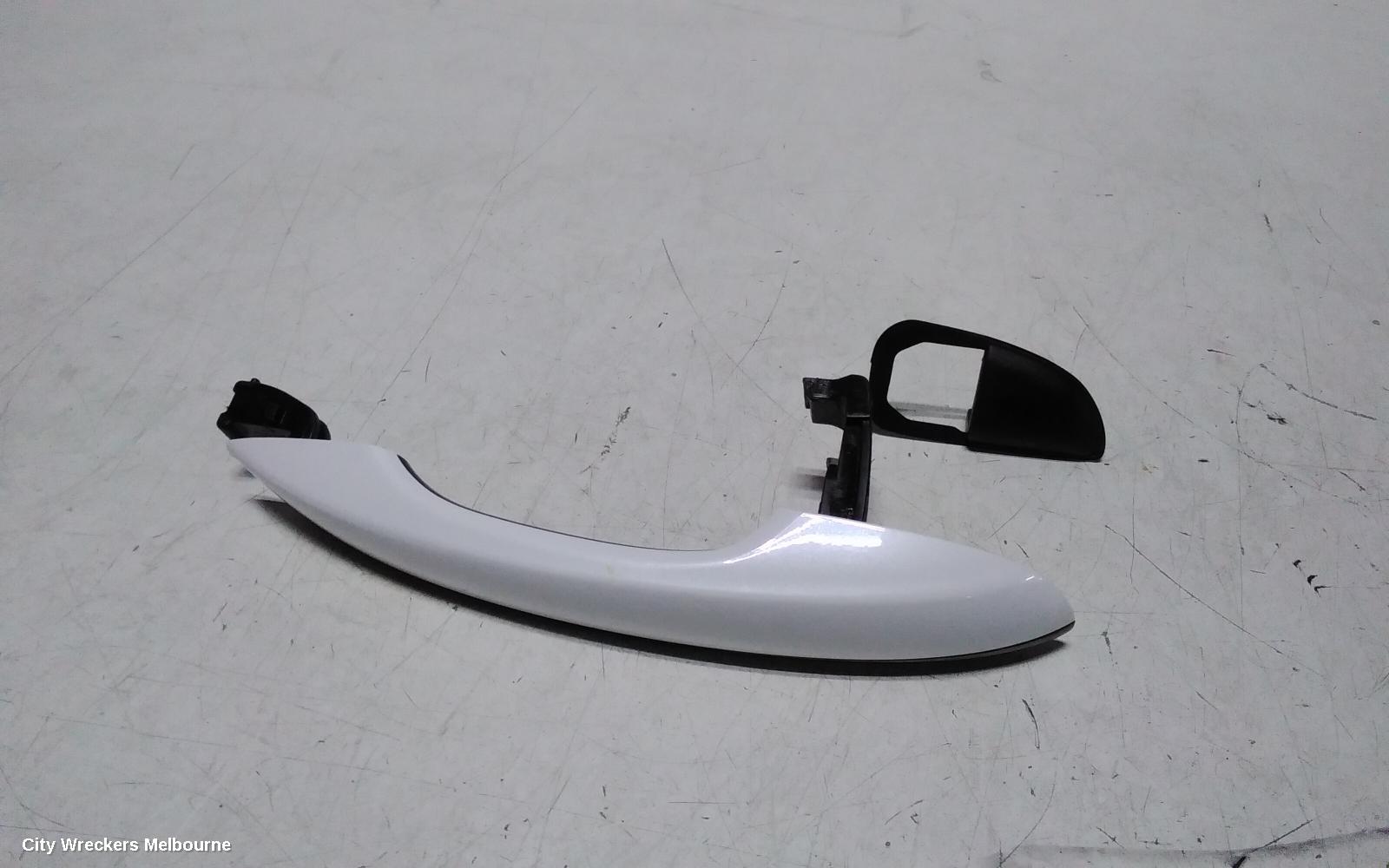 GENESIS GV70 DOOR HANDLE, OUTER, RH FRONT, W/ SPORT PACKAGE, COLOUR CODED, JK, 03/2021 ONWARDS