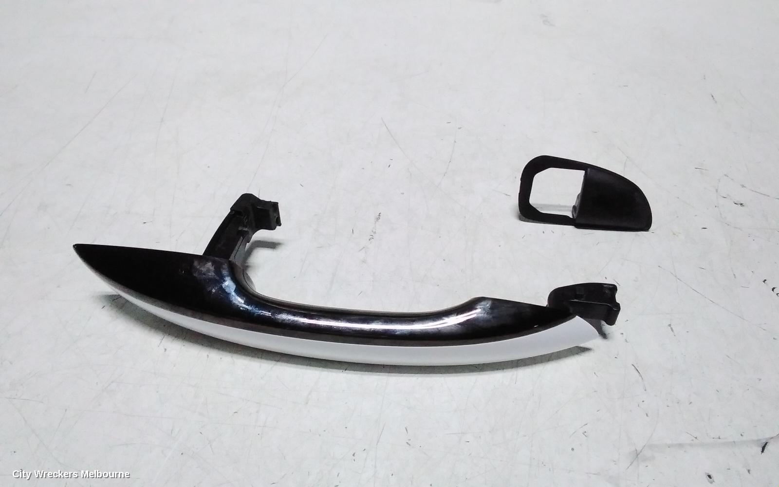GENESIS GV70 DOOR HANDLE, OUTER, RH FRONT, W/ SPORT PACKAGE, COLOUR CODED, JK, 03/2021 ONWARDS