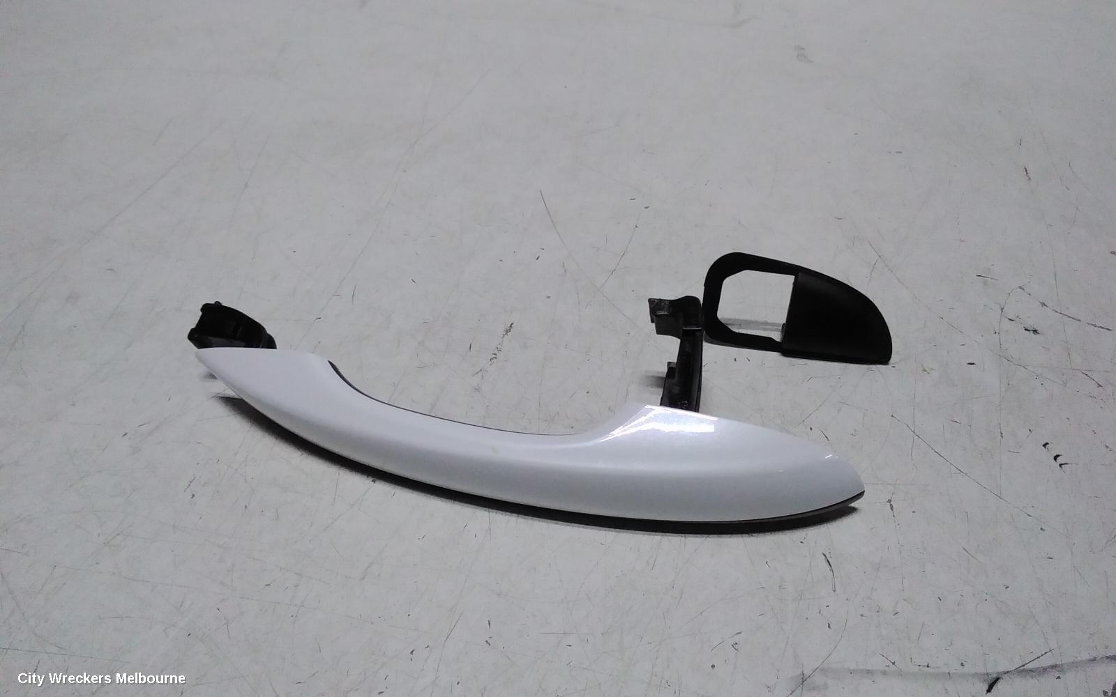 GENESIS GV70 DOOR HANDLE, OUTER, RH FRONT, W/ SPORT PACKAGE, COLOUR CODED, JK, 03/2021 ONWARDS