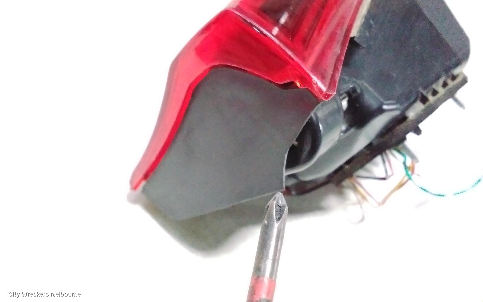 KIA CARNIVAL/GRAND CARNIVAL REAR GARNISH, TAILGATE LAMP (CENTRE), W/ HALOGEN TYPE, KA4, 10/2020 - 01/2024