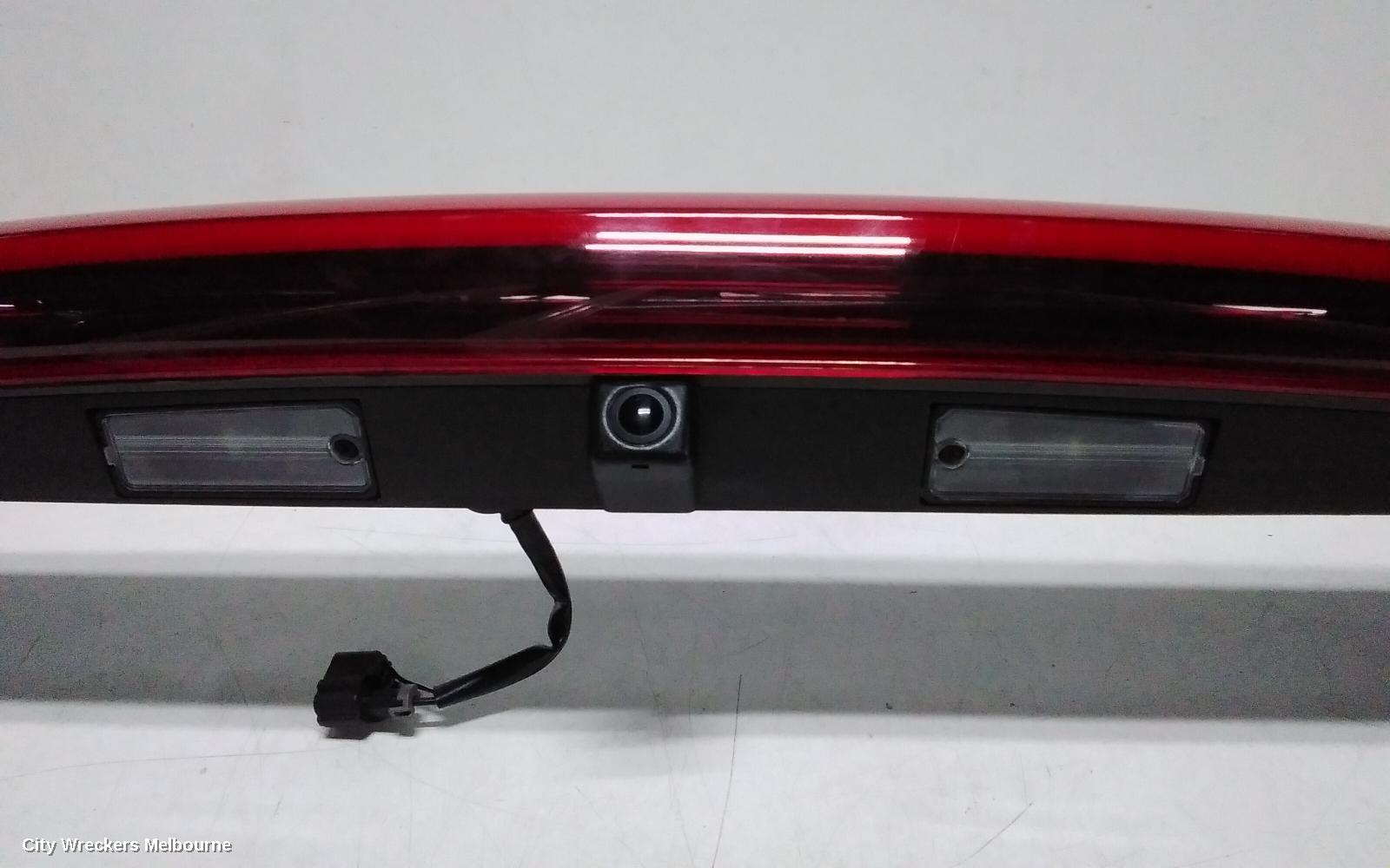 KIA CARNIVAL/GRAND CARNIVAL REAR GARNISH, TAILGATE LAMP (CENTRE), W/ HALOGEN TYPE, KA4, 10/2020 - 01/2024