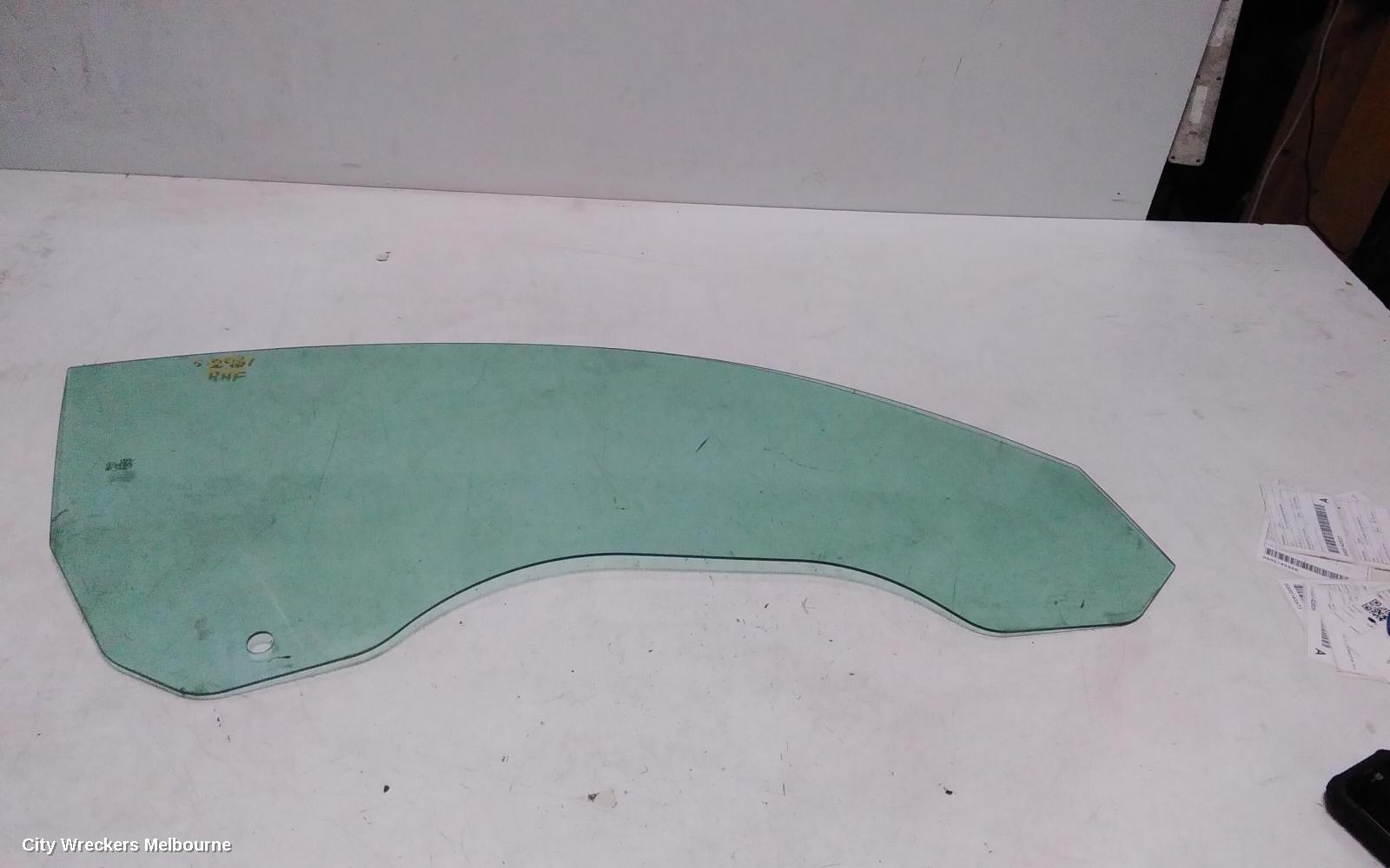 AUDI TT RIGHT FRONT DOOR WINDOW, 8J, COUPE, 09/2006 - 12/2014