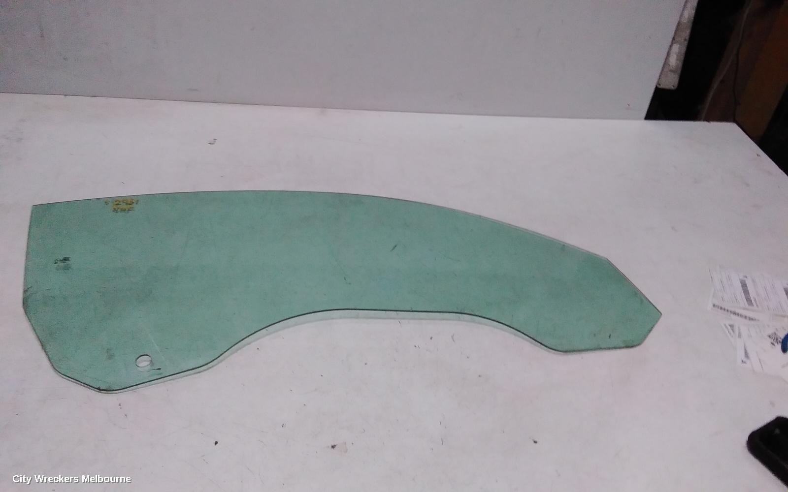 AUDI TT RIGHT FRONT DOOR WINDOW, 8J, COUPE, 09/2006 - 12/2014