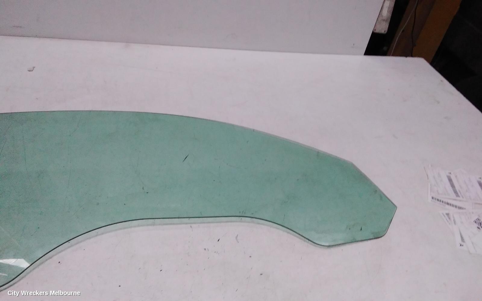 AUDI TT RIGHT FRONT DOOR WINDOW, 8J, COUPE, 09/2006 - 12/2014