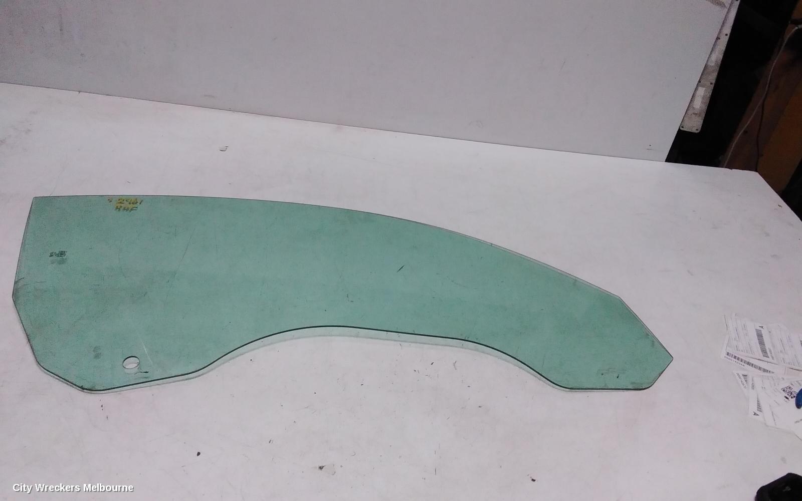 AUDI TT RIGHT FRONT DOOR WINDOW, 8J, COUPE, 09/2006 - 12/2014