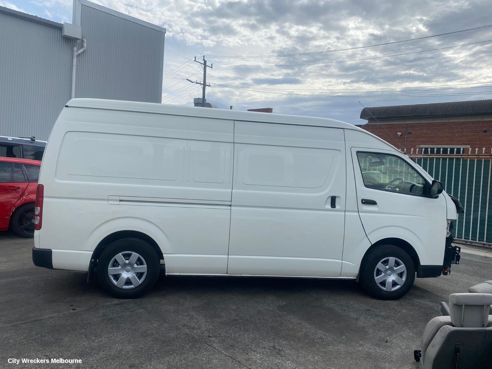TOYOTA HIACE RIGHT GUARD, TRH/KDH, CORNER PANEL, 03/2005 - 04/2019