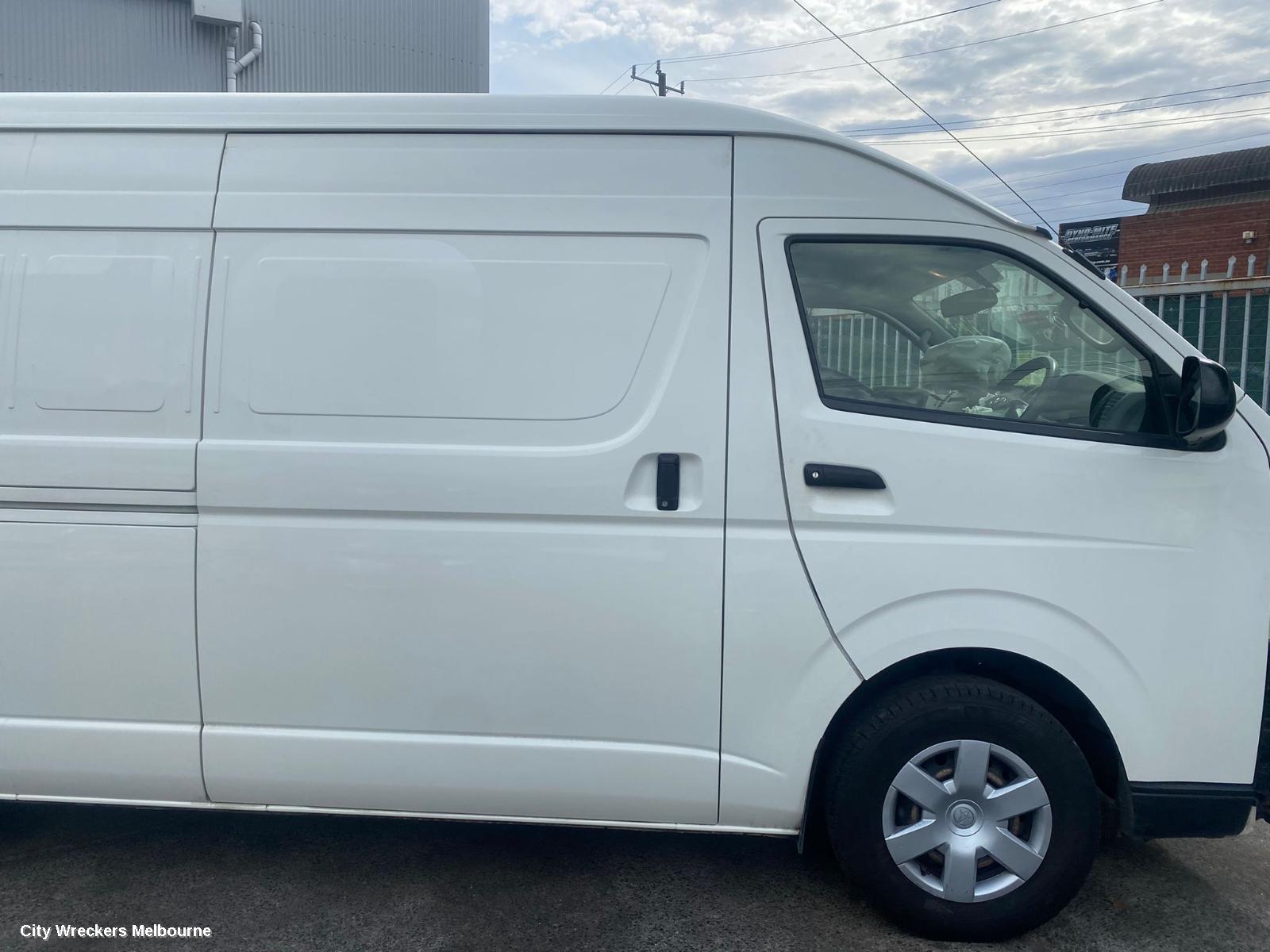 TOYOTA HIACE RIGHT GUARD, TRH/KDH, CORNER PANEL, 03/2005 - 04/2019