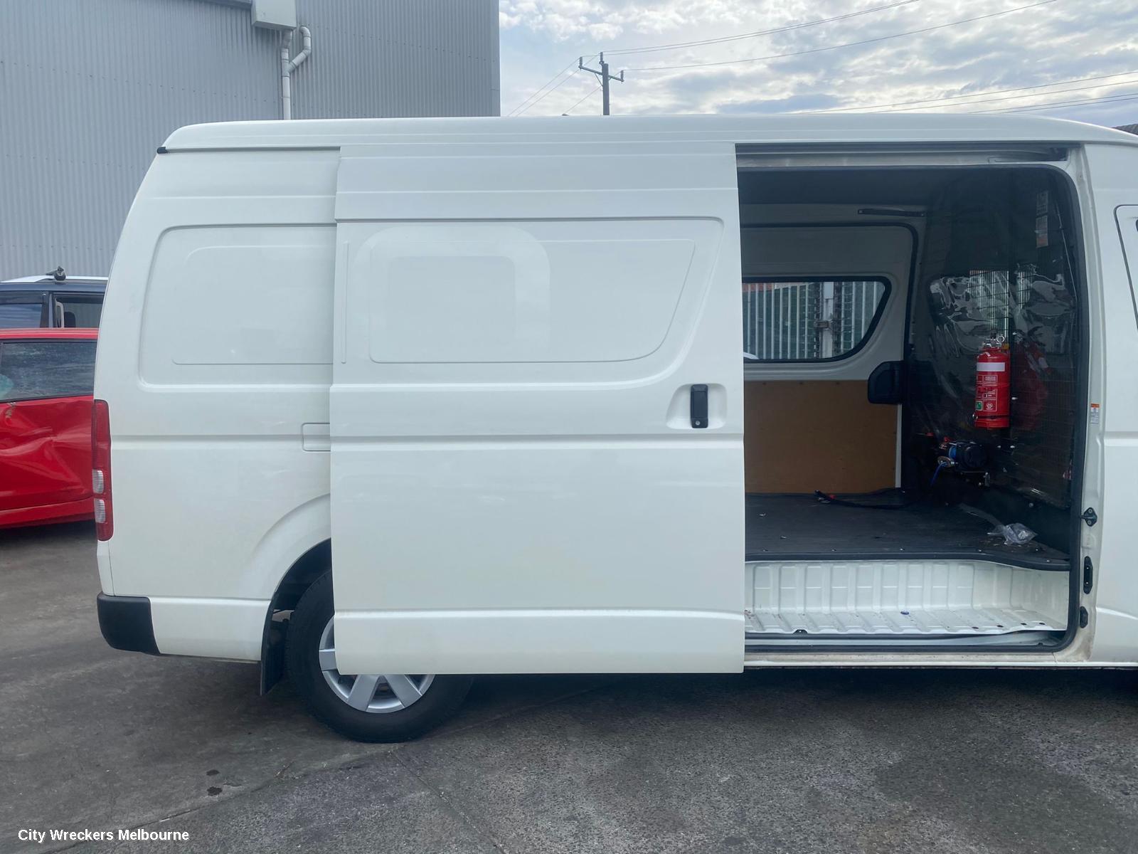 TOYOTA HIACE RIGHT GUARD, TRH/KDH, CORNER PANEL, 03/2005 - 04/2019