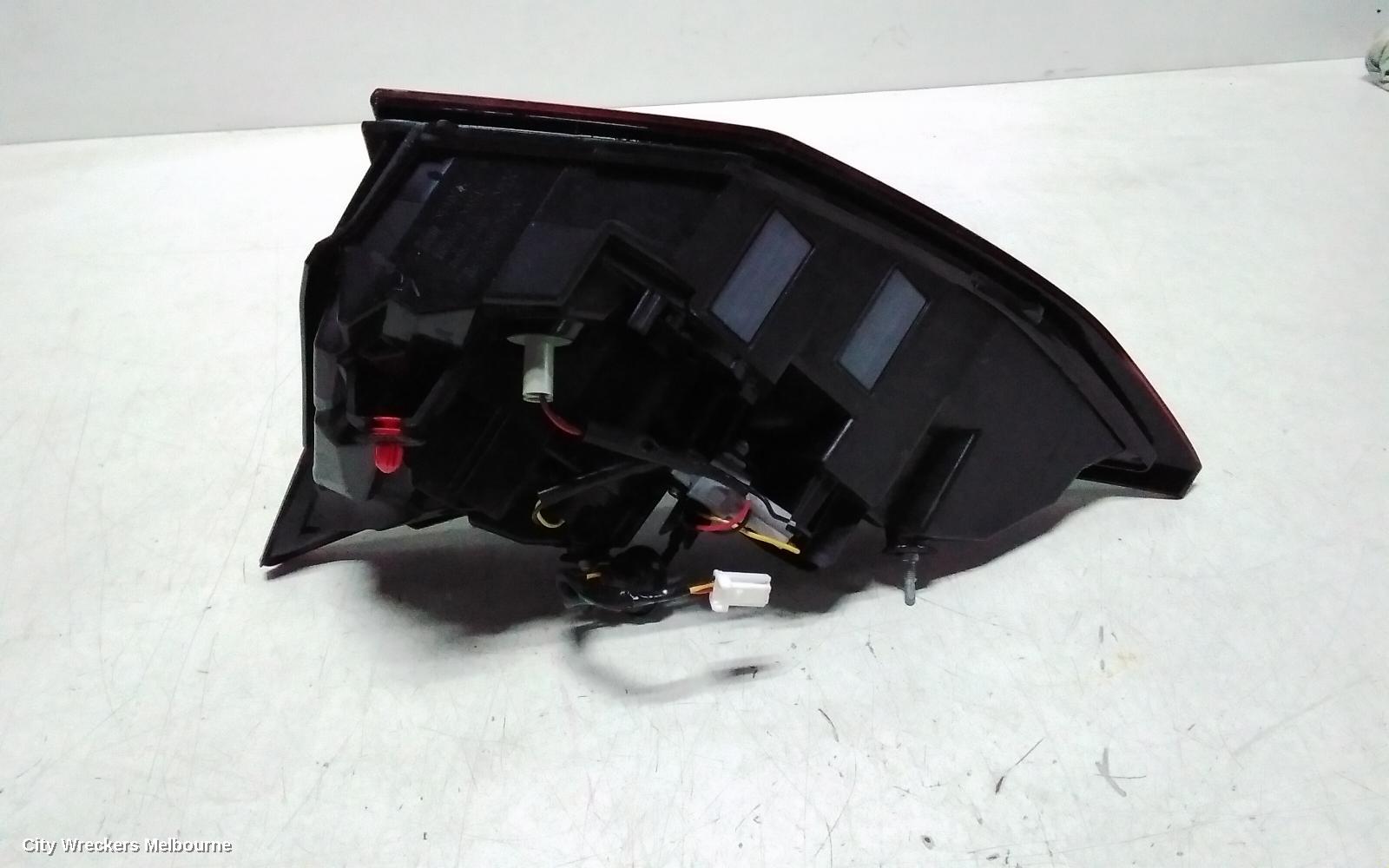NISSAN XTRAIL REAR GARNISH, TAILGATE LAMP (LH SIDE), T33, 08/2022 ONWARDS