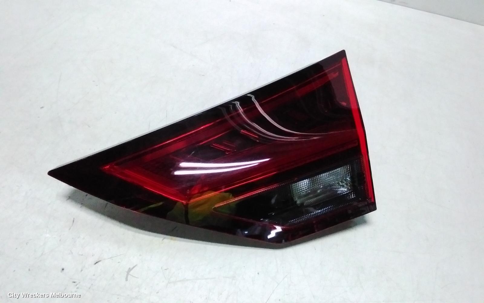 NISSAN XTRAIL REAR GARNISH, TAILGATE LAMP (RH SIDE), T33, 08/2022 ONWARDS