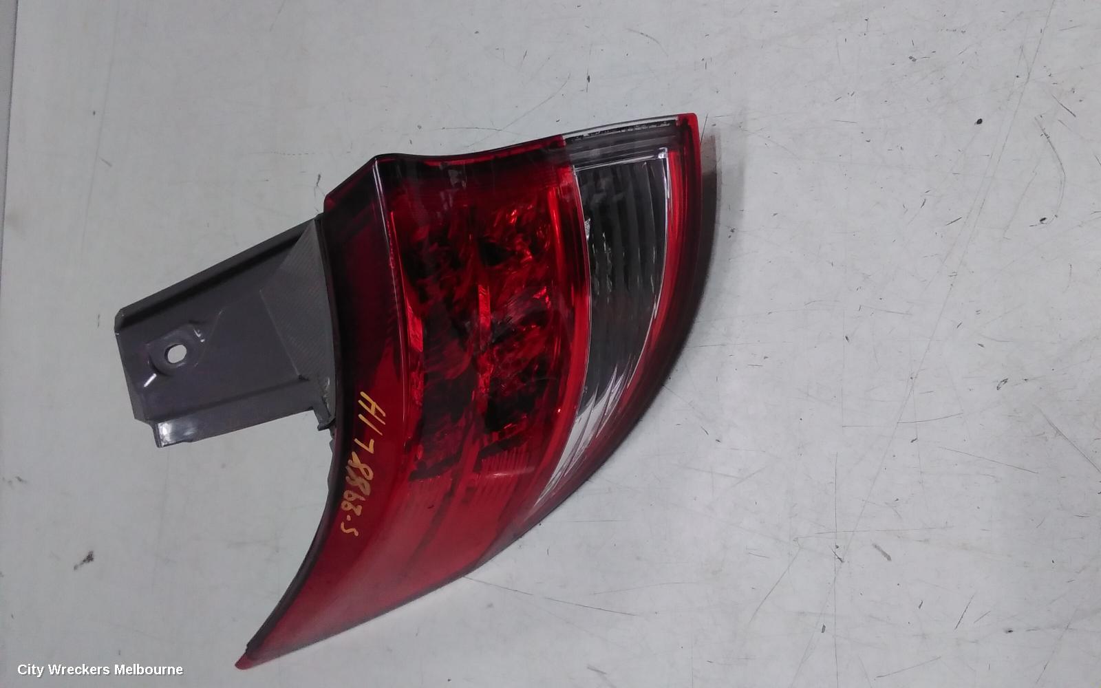 TOYOTA ESTIMA LEFT TAILLIGHT, XR50, RED/CLEAR, LENS# 28205, 09-19 (IMPORT)