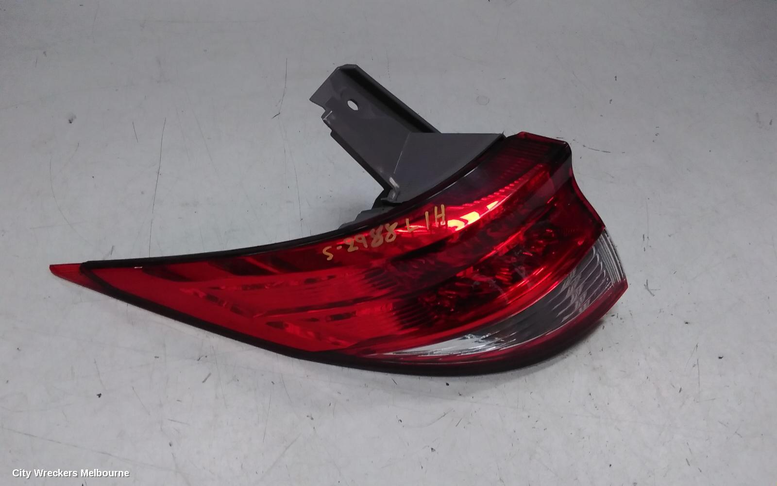 TOYOTA ESTIMA LEFT TAILLIGHT, XR50, RED/CLEAR, LENS# 28205, 09-19 (IMPORT)