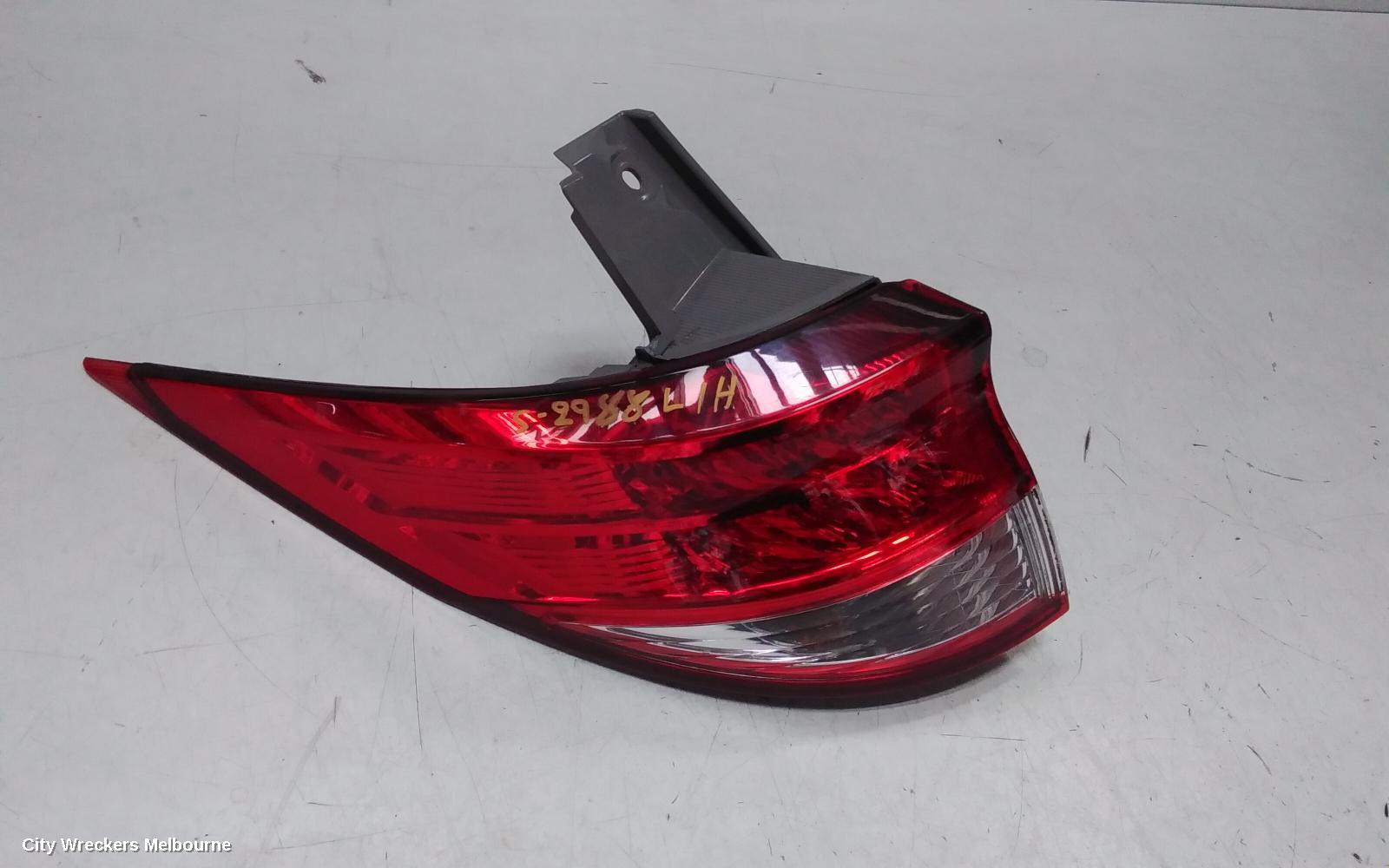 TOYOTA ESTIMA LEFT TAILLIGHT, XR50, RED/CLEAR, LENS# 28205, 09-19 (IMPORT)