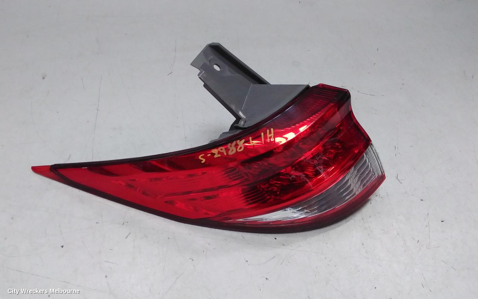TOYOTA ESTIMA LEFT TAILLIGHT, XR50, RED/CLEAR, LENS# 28205, 09-19 (IMPORT)