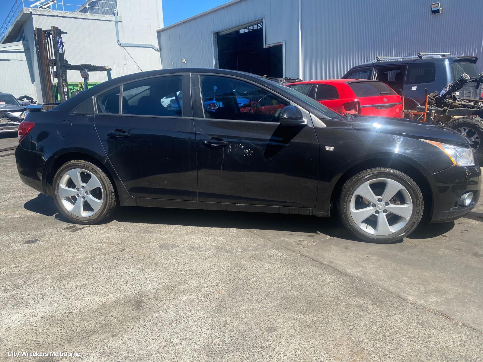 HOLDEN CRUZE LEFT GUARD LINER, FRONT, JH, SEDAN/HATCH, 03/2011 - 01/2017