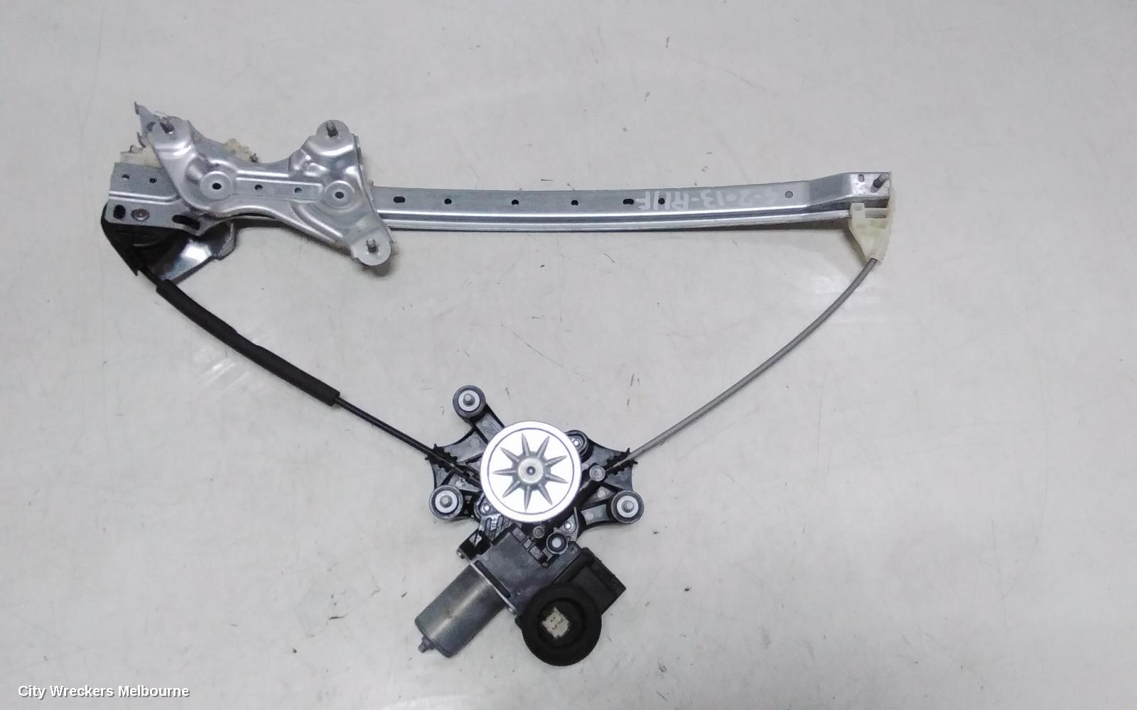 TOYOTA COROLLA RIGHT FRONT WINDOW REG/MOTOR, E210, 07/2018 ONWARDS
