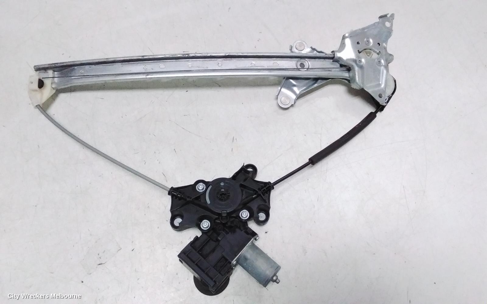 TOYOTA COROLLA RIGHT FRONT WINDOW REG/MOTOR, E210, 07/2018 ONWARDS