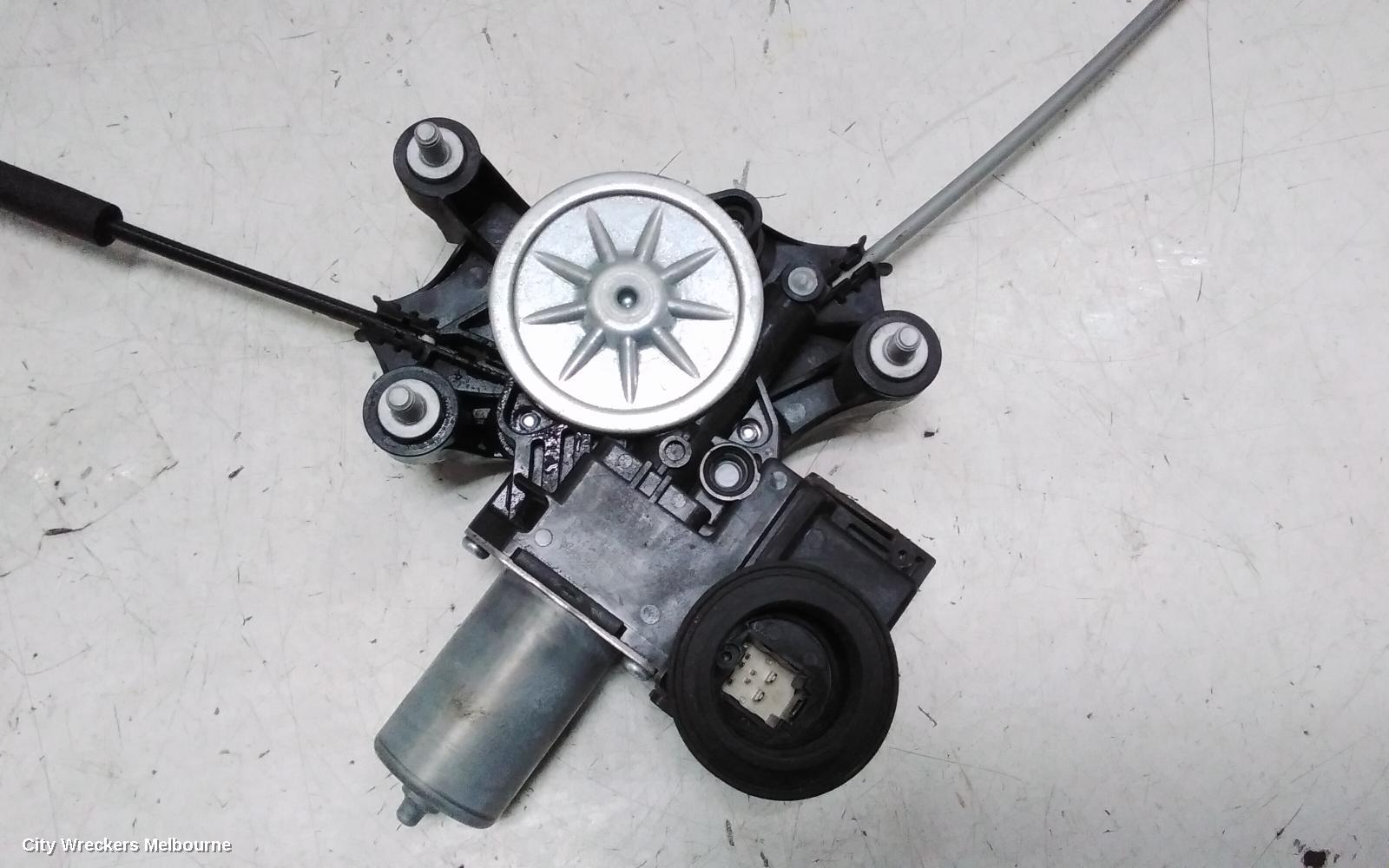 TOYOTA COROLLA RIGHT FRONT WINDOW REG/MOTOR, E210, 07/2018 ONWARDS