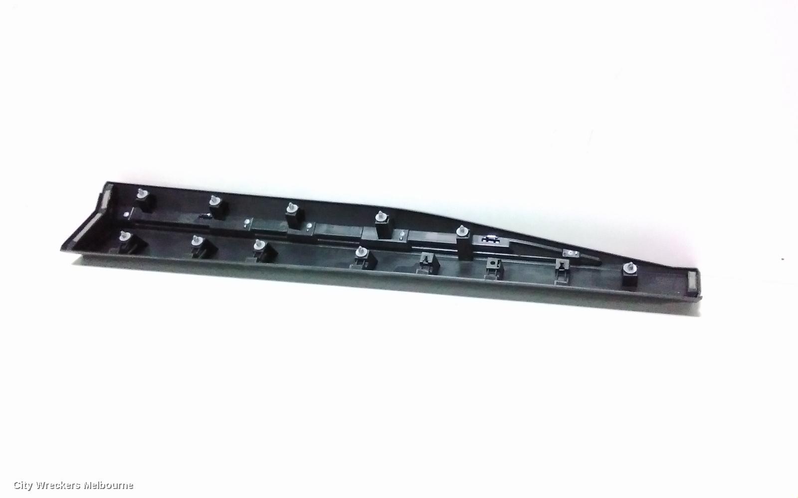 NISSAN XTRAIL DOOR MOULD, LHF: 132551, T33, DOOR MOULDING (LH FRONT), W/ SILVER INSERT, 08/2022 ONWARDS