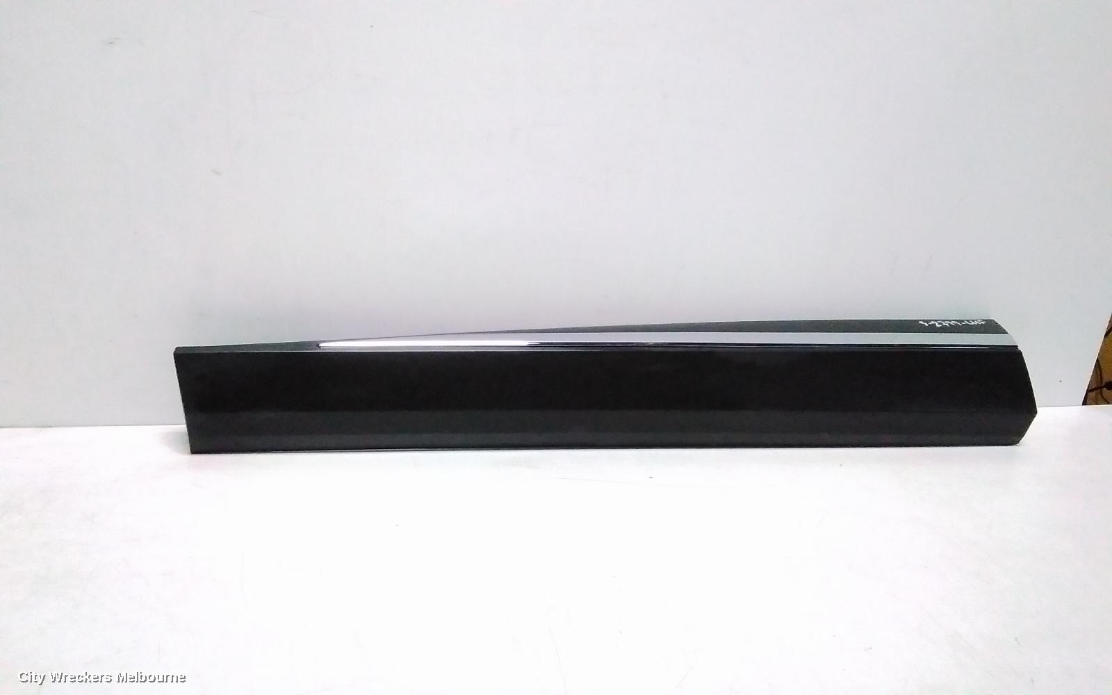 NISSAN XTRAIL DOOR MOULD, LHF: 132551, T33, DOOR MOULDING (LH FRONT), W/ SILVER INSERT, 08/2022 ONWARDS