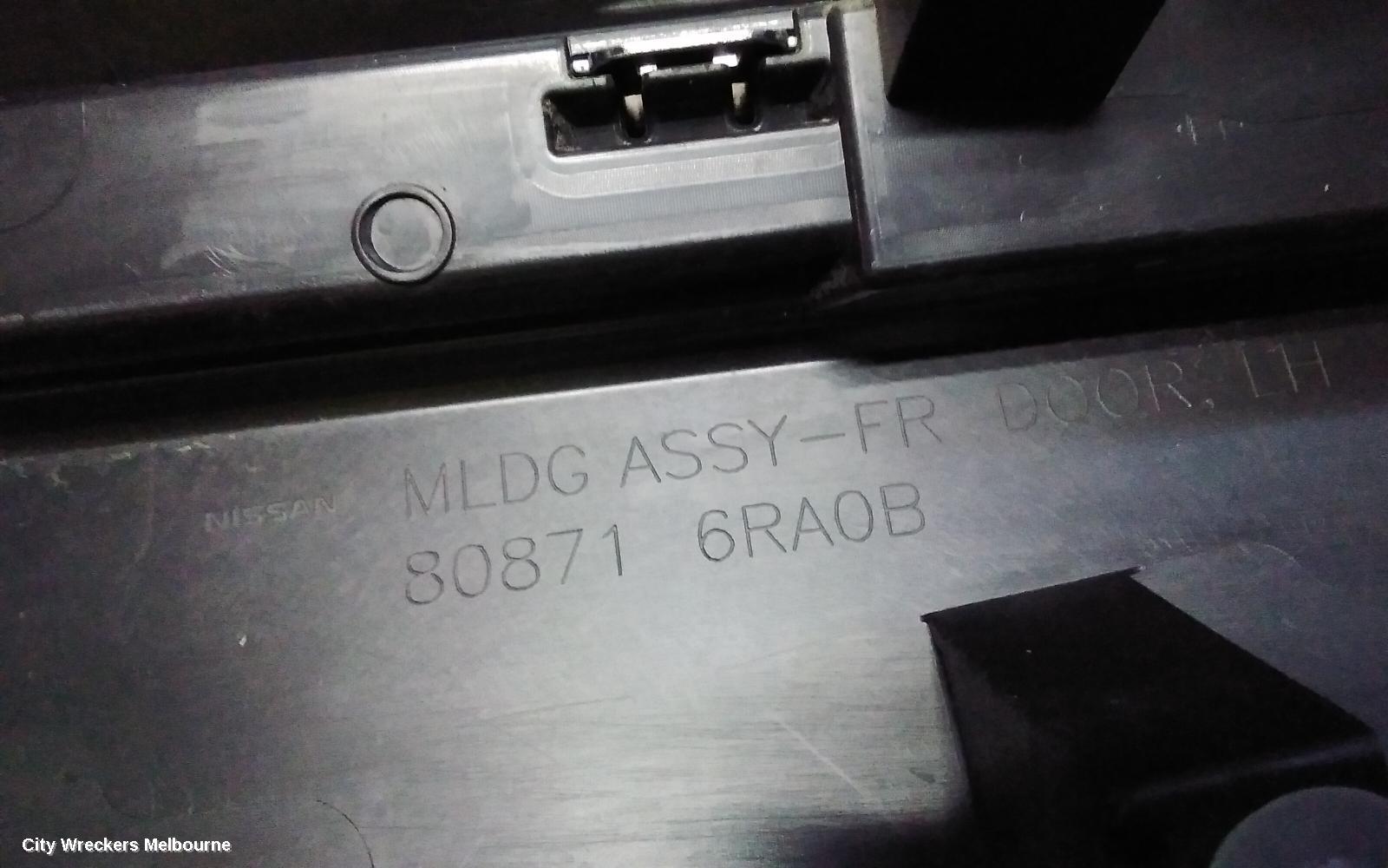 NISSAN XTRAIL DOOR MOULD, LHF: 132551, T33, DOOR MOULDING (LH FRONT), W/ SILVER INSERT, 08/2022 ONWARDS