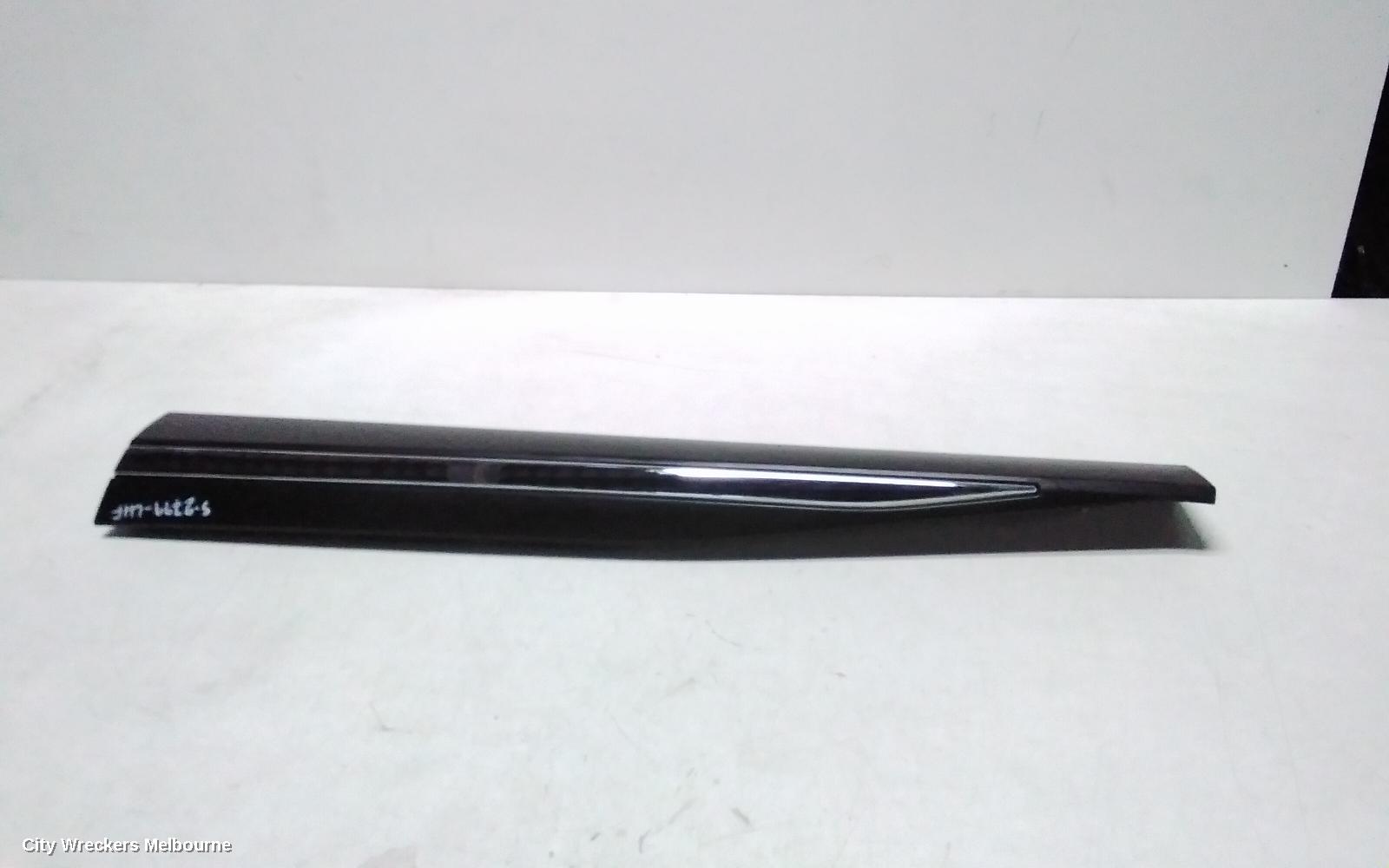 NISSAN XTRAIL DOOR MOULD, LHF: 132551, T33, DOOR MOULDING (LH FRONT), W/ SILVER INSERT, 08/2022 ONWARDS