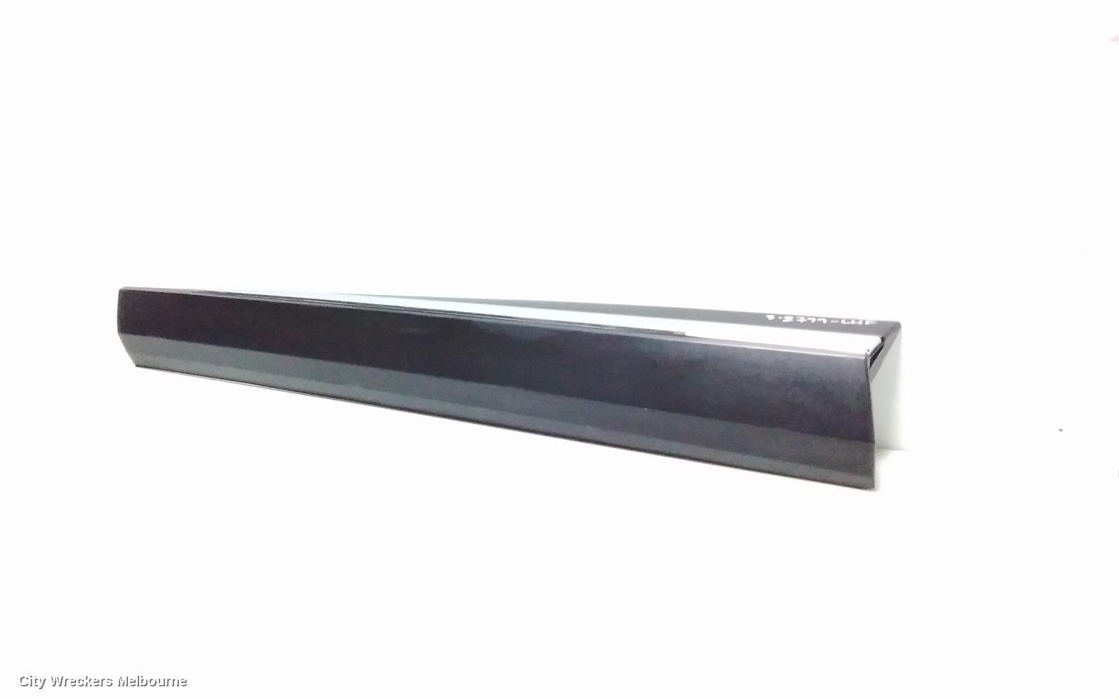 NISSAN XTRAIL DOOR MOULD, LHF: 132551, T33, DOOR MOULDING (LH FRONT), W/ SILVER INSERT, 08/2022 ONWARDS