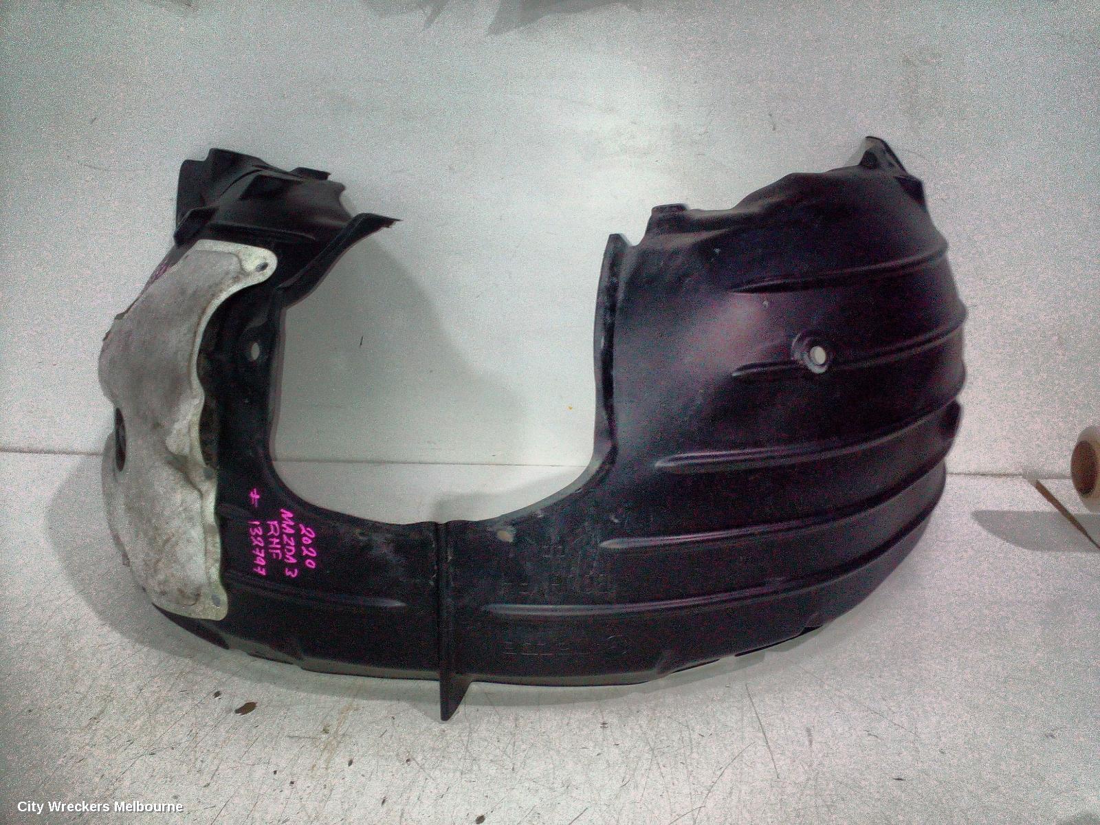 MAZDA 3 RIGHT GUARD LINER, BP, FRONT, SEDAN, 03/2019 ONWARDS