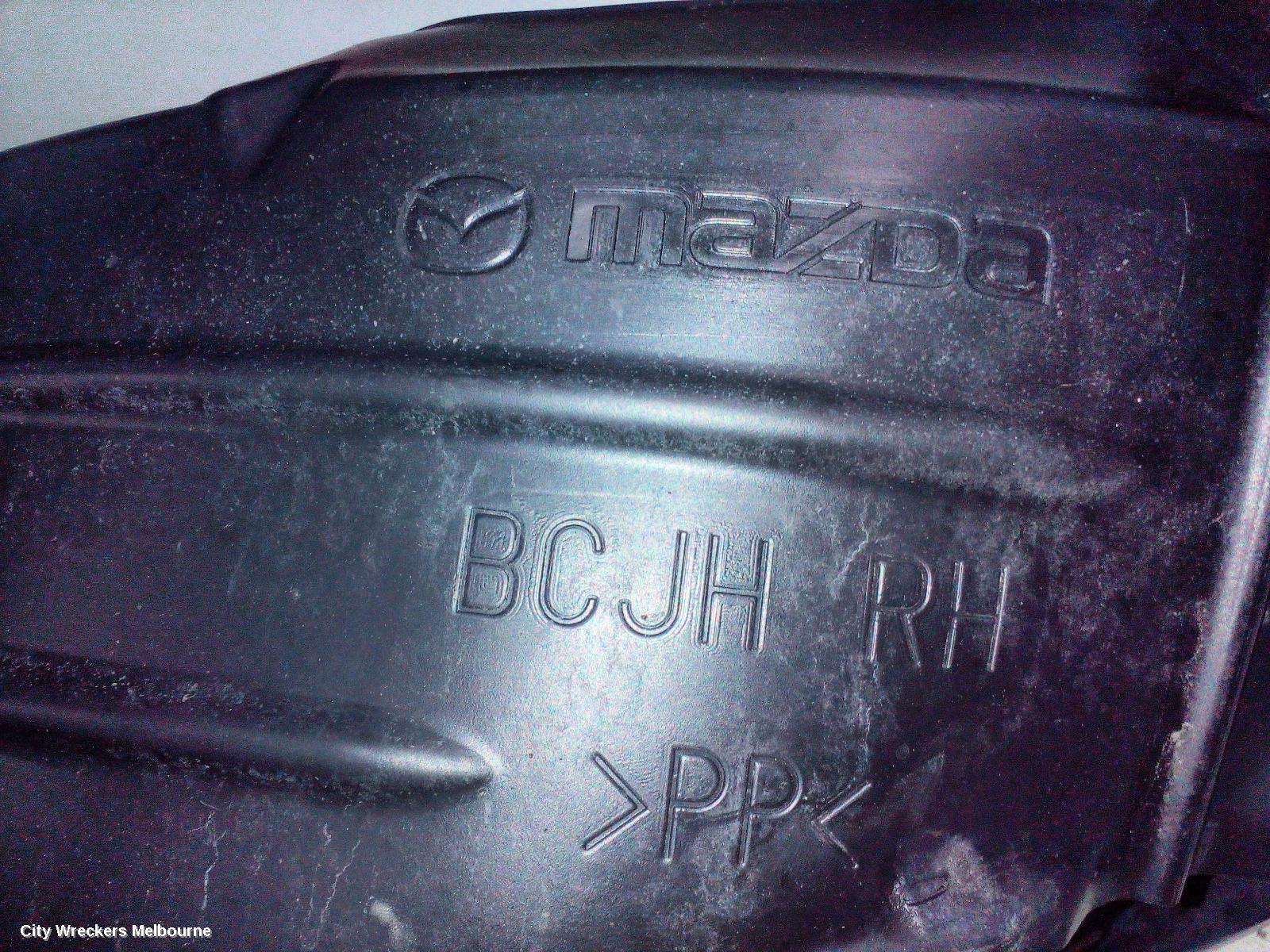 MAZDA 3 RIGHT GUARD LINER, BP, FRONT, SEDAN, 03/2019 ONWARDS