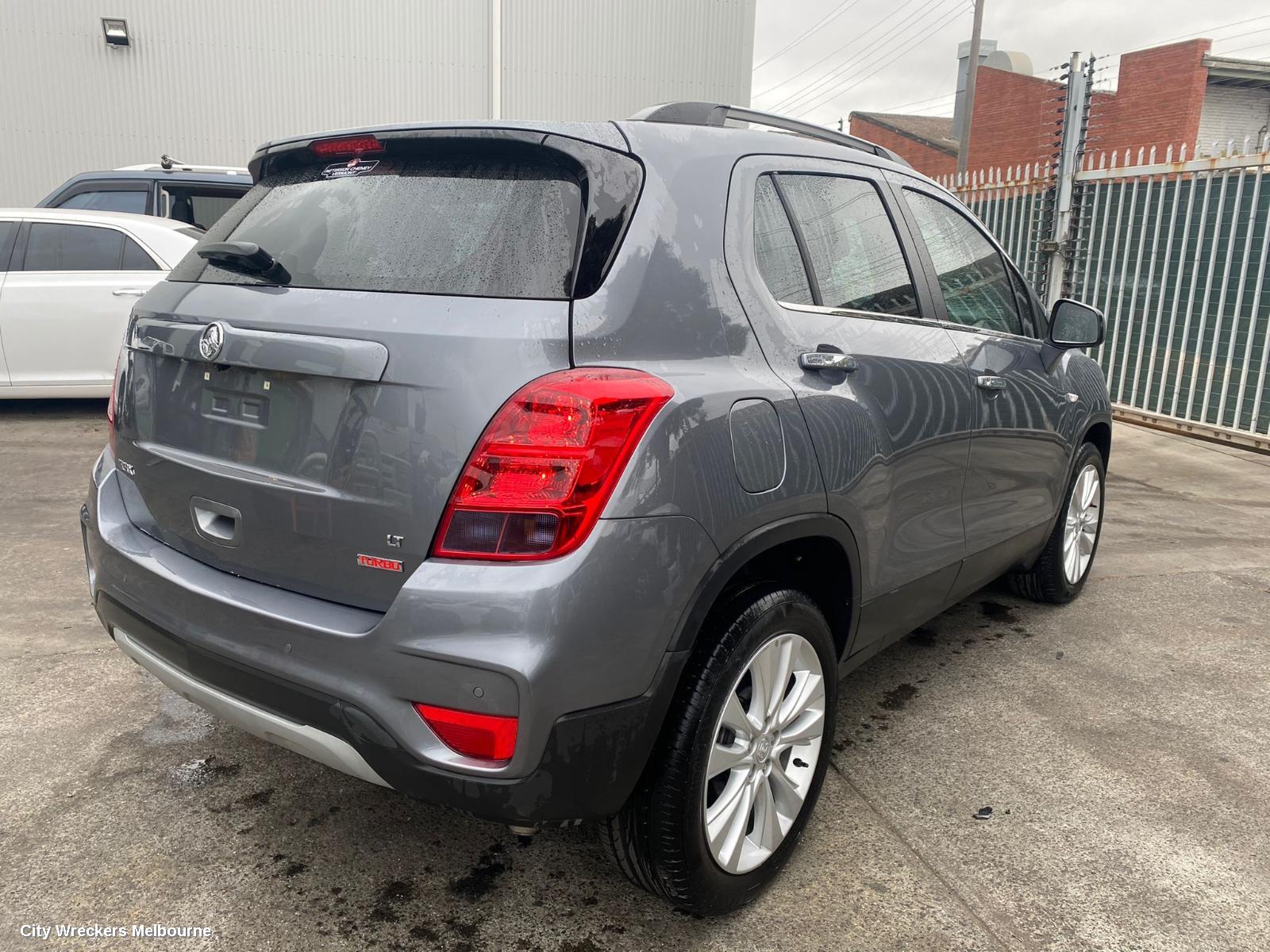 HOLDEN TRAX LEFT GUARD, TJ SERIES, W/ INDICATOR TYPE, 10/2016 - 12/2020