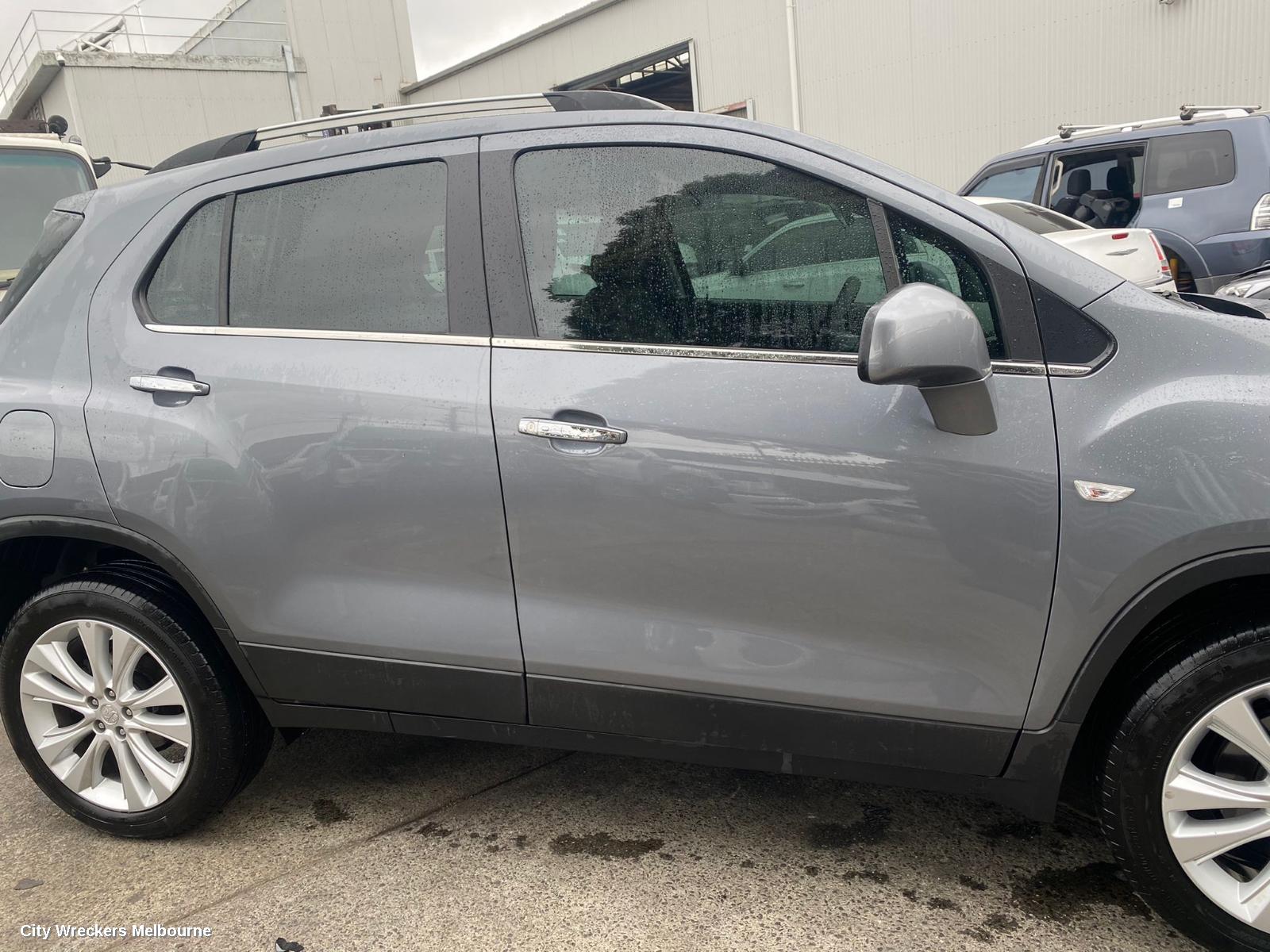 HOLDEN TRAX LEFT GUARD, TJ SERIES, W/ INDICATOR TYPE, 10/2016 - 12/2020