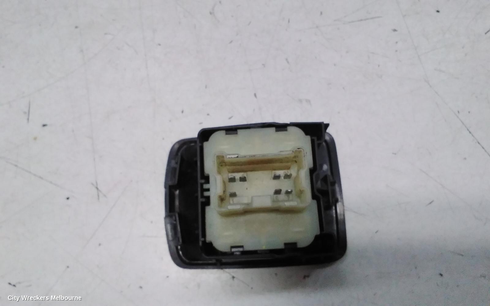 RENAULT KANGOO PWR DR WIND SWITCH, X61, RH FRONT (MASTER SWITCH), 10/2010 - 02/2022
