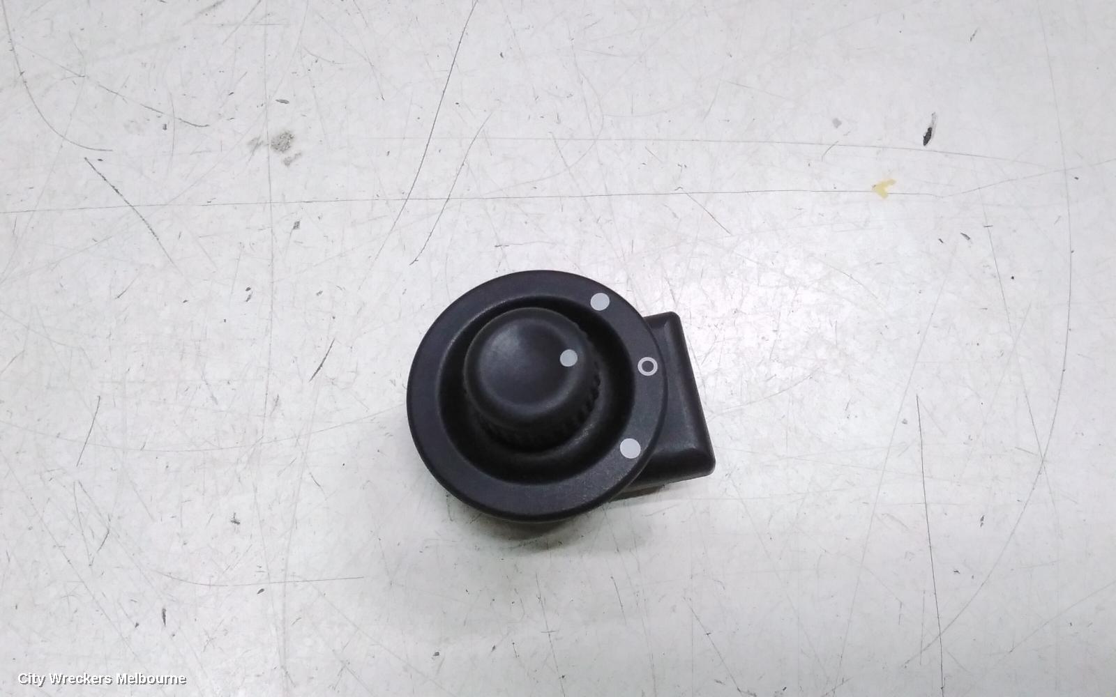 RENAULT KANGOO PWR DR WIND SWITCH, X61, RH FRONT (MASTER SWITCH), 10/2010 - 02/2022