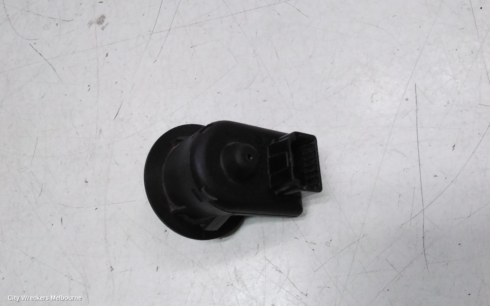 RENAULT KANGOO PWR DR WIND SWITCH, X61, RH FRONT (MASTER SWITCH), 10/2010 - 02/2022