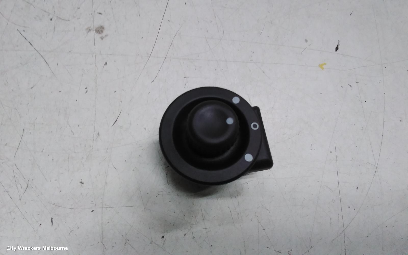 RENAULT KANGOO PWR DR WIND SWITCH, X61, RH FRONT (MASTER SWITCH), 10/2010 - 02/2022