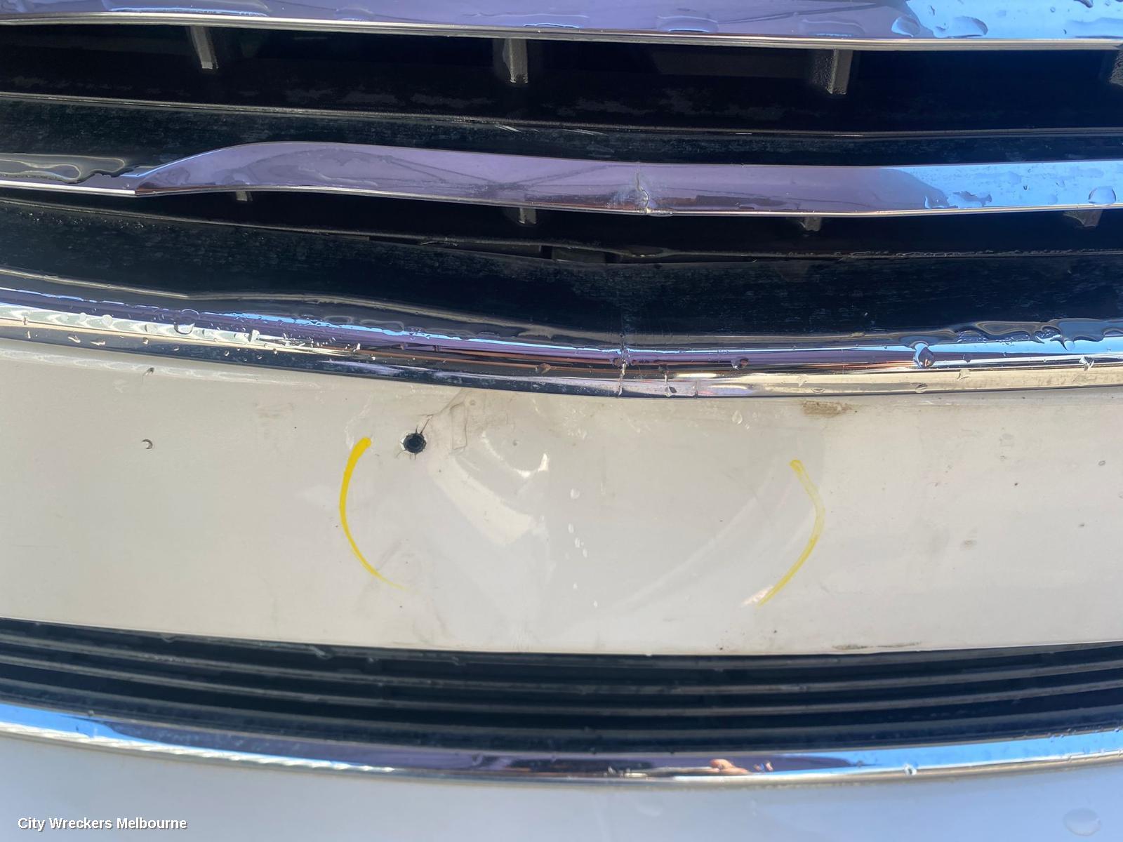 CHRYSLER 300C RIGHT GUARD, LX2, NON FLARE TYPE, 07/2012 ONWARDS