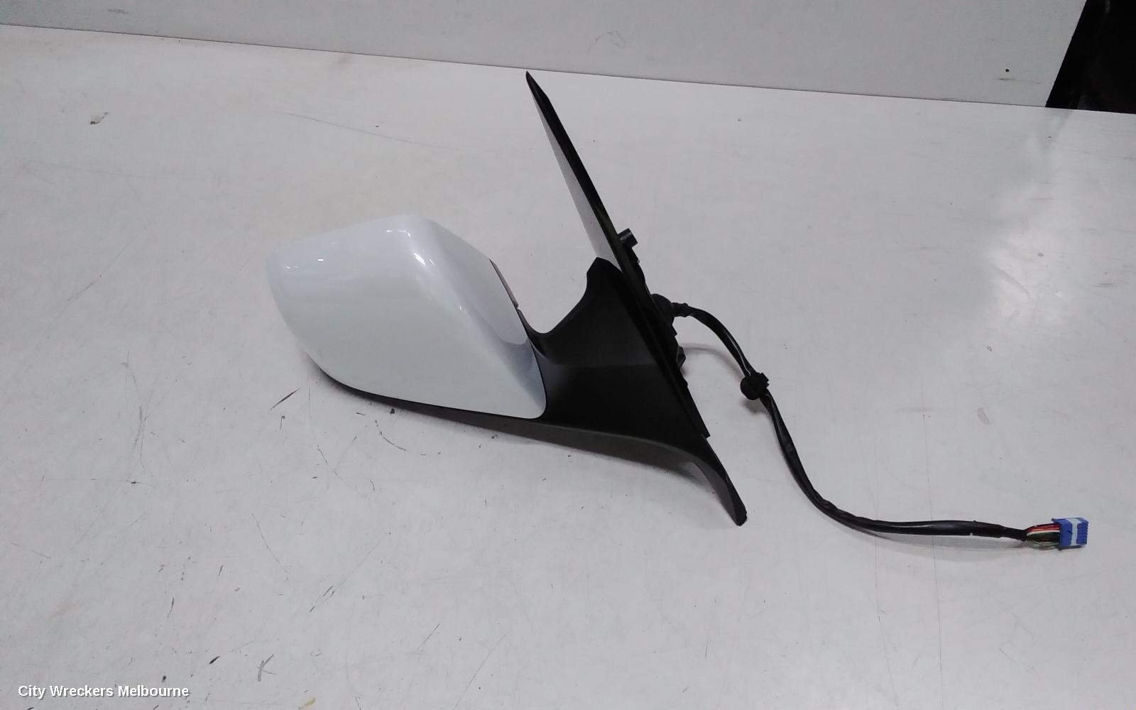 TESLA MODEL Y RIGHT DOOR MIRROR, 1ST GEN, POWER FOLD, 03/2022 ONWARDS