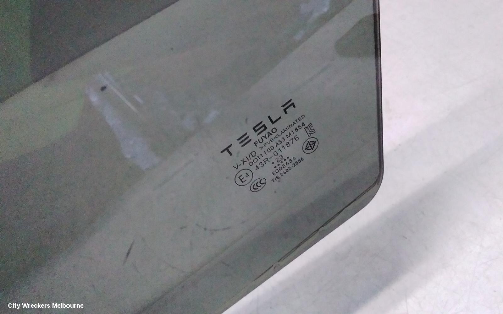 TESLA MODEL Y LEFT REAR DOOR WINDOW, 1ST GEN, 03/2022 ONWARDS