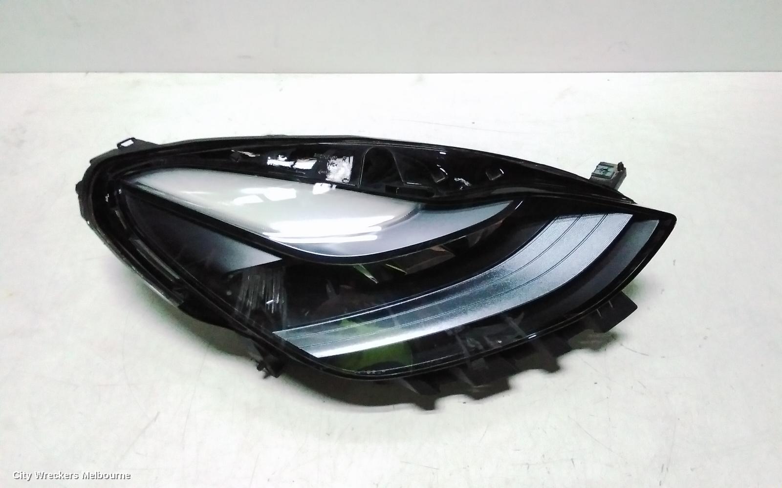 TESLA MODEL Y RIGHT HEADLAMP, 1ST GEN, LED TYPE, 03/2022 ONWARDS