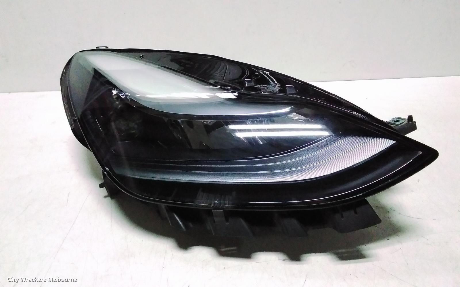 TESLA MODEL Y RIGHT HEADLAMP, 1ST GEN, LED TYPE, 03/2022 ONWARDS
